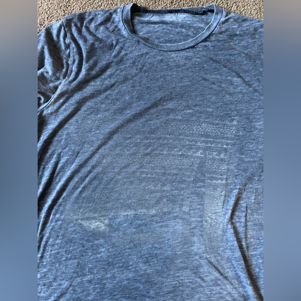 Hollister top